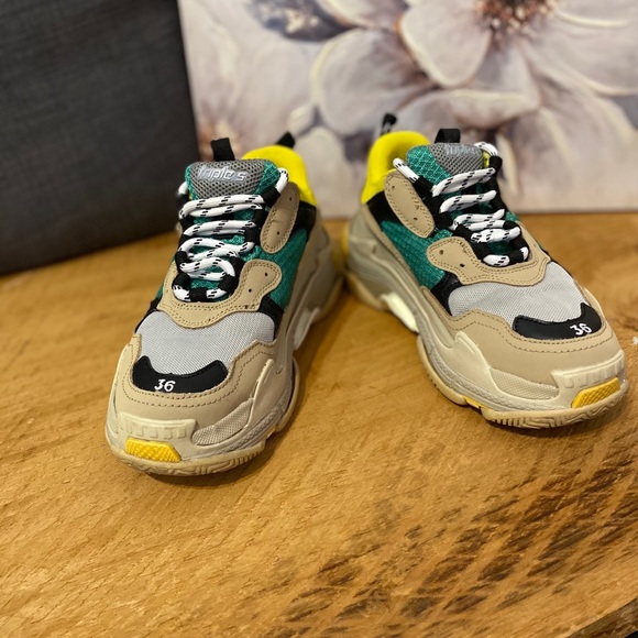 Balenciaga Triple S - Picture 2 of 12